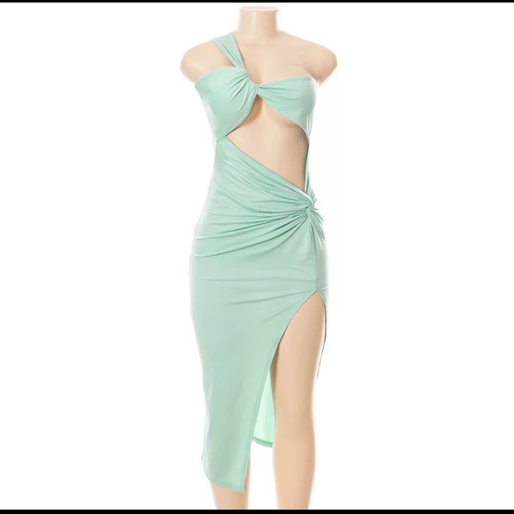 Cut out split midi dress. - Picture 10 of 11